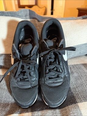 Nike Women’s Black and White Sneakers